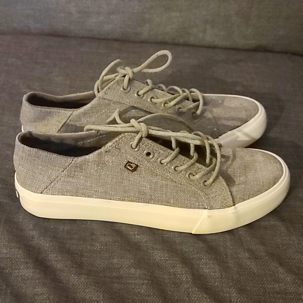 Size 8 Lamo Grey Sneakers